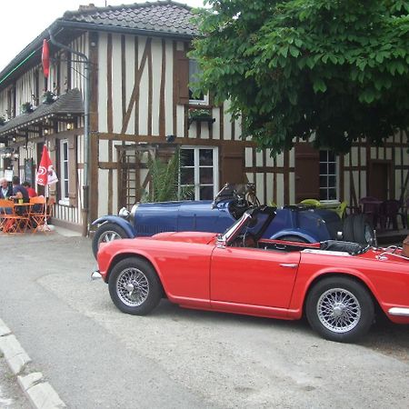 La Petite Auberge Chatelraould-Saint-Louvent Exterior foto