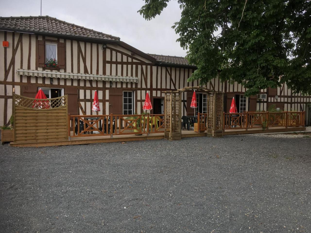 La Petite Auberge Chatelraould-Saint-Louvent Exterior foto